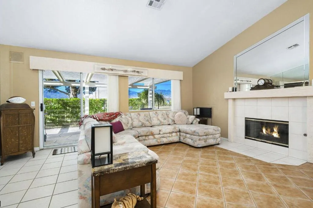 73751 White Sands Drive, Thousand Palms, California 92276 home-pic-10